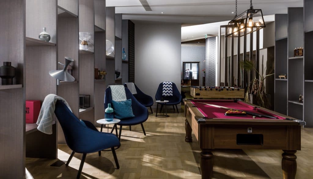 london-city-island-clubhouse